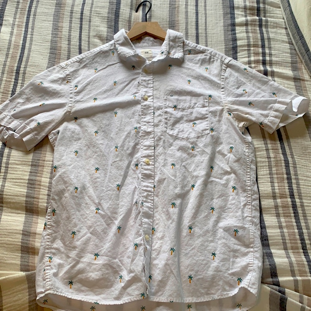 H&M White Pineapple Short-Sleeve Button Down